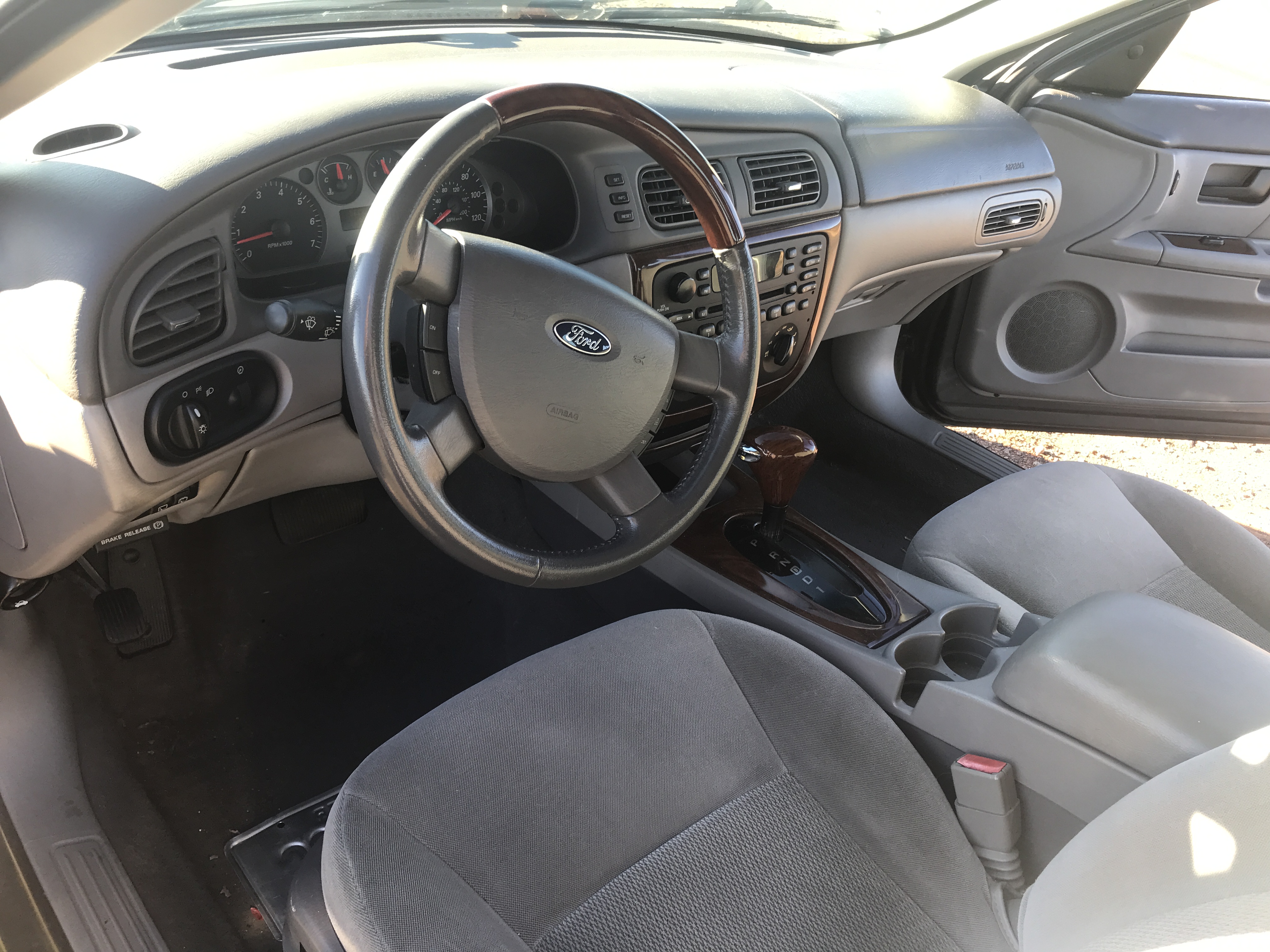 2005 Ford Taurus S Comfort Wagon — photo 16